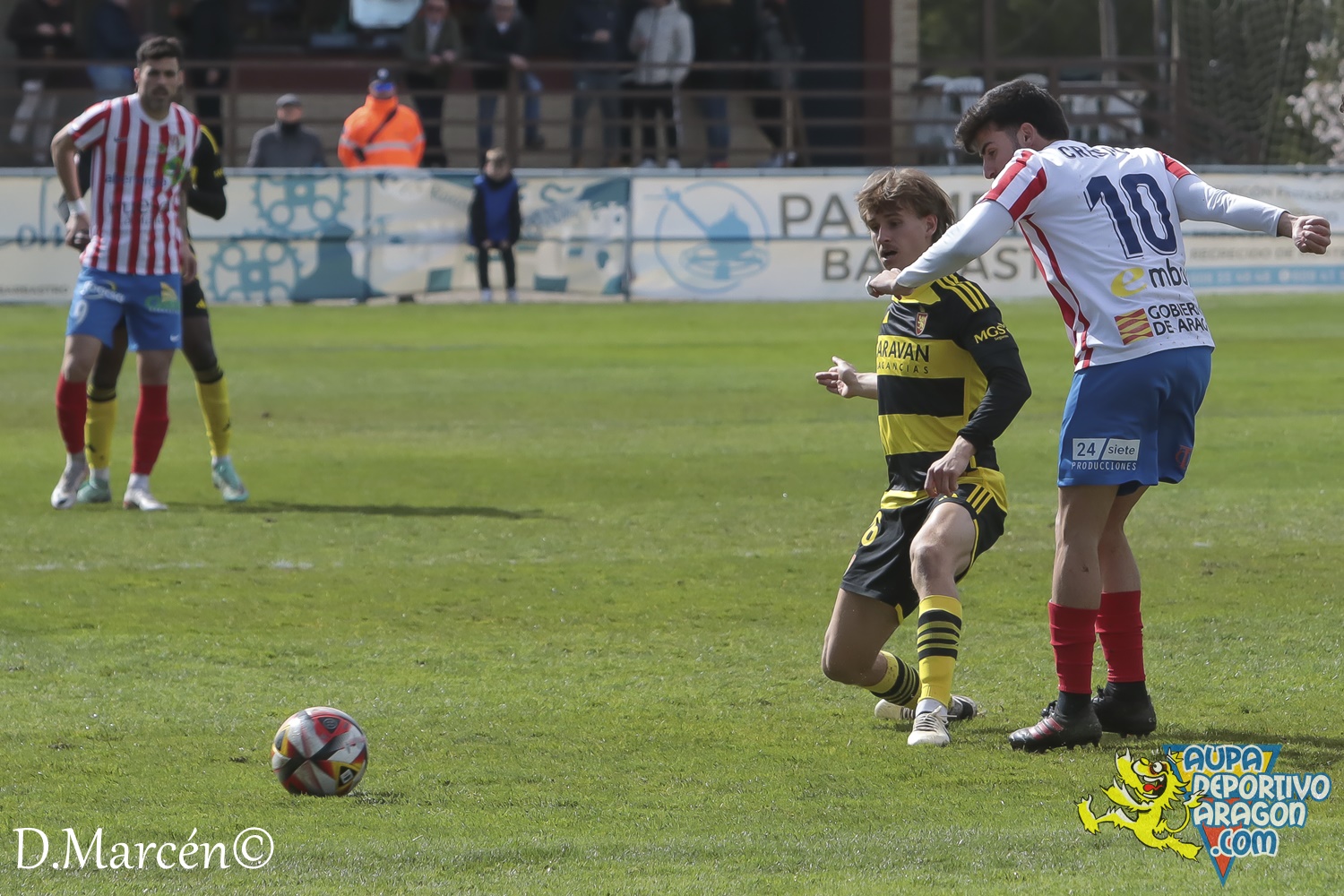 24 - 03-03-2024 - 2ªRFEF - U.D. Barbastro 1-1 D. Aragón (14)