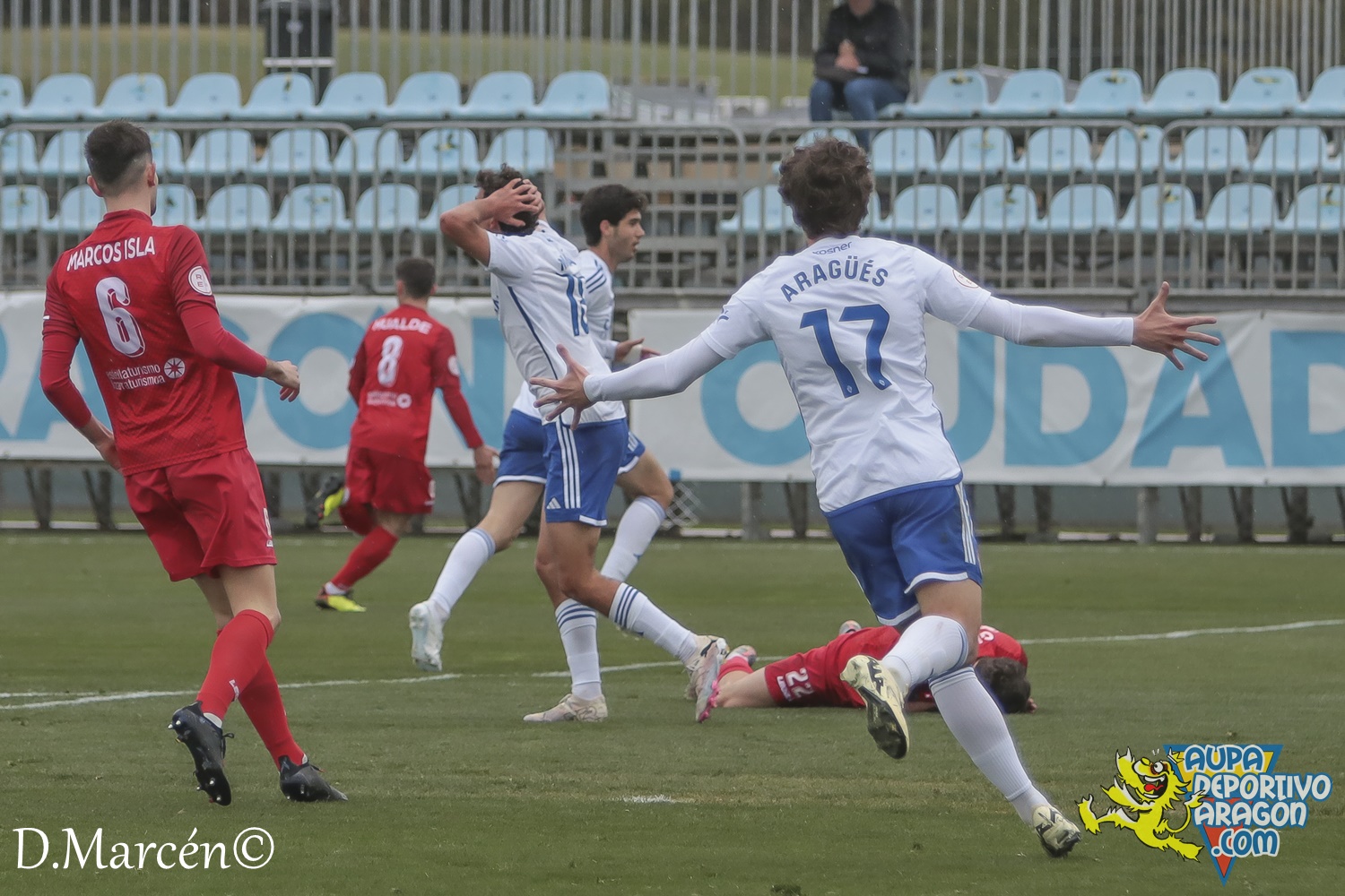 25 - 10-03-2024 - 2ªRFEF - D. Aragón 3-1 C.D. Izarra (37)