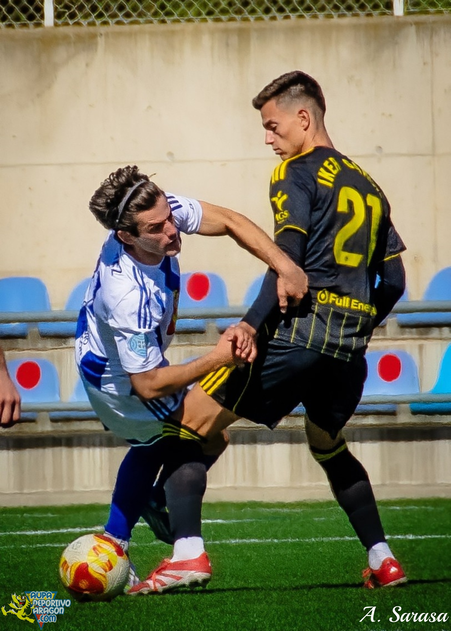 05-10-2025 - 2ºRFEF - SD Ejea 1-1 D. Aragón (35)
